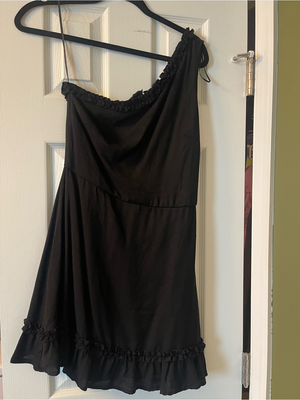 Francesca's Collections Black One-Shoulder Mini Dress
